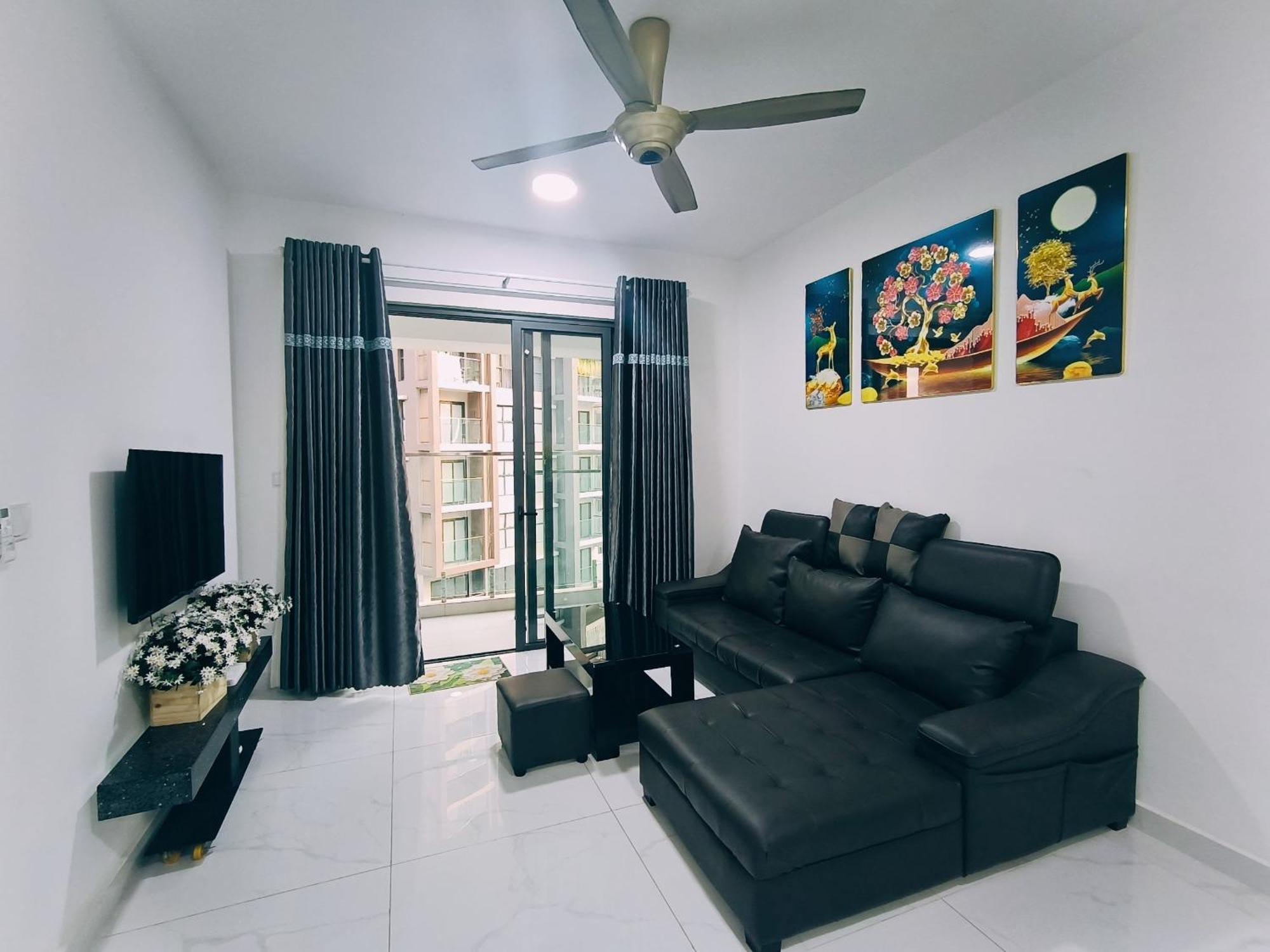 M+ Diamond 3 Bedrooms, Pool, Aircon, Water Heater. Apartment Ho Chi Minh City